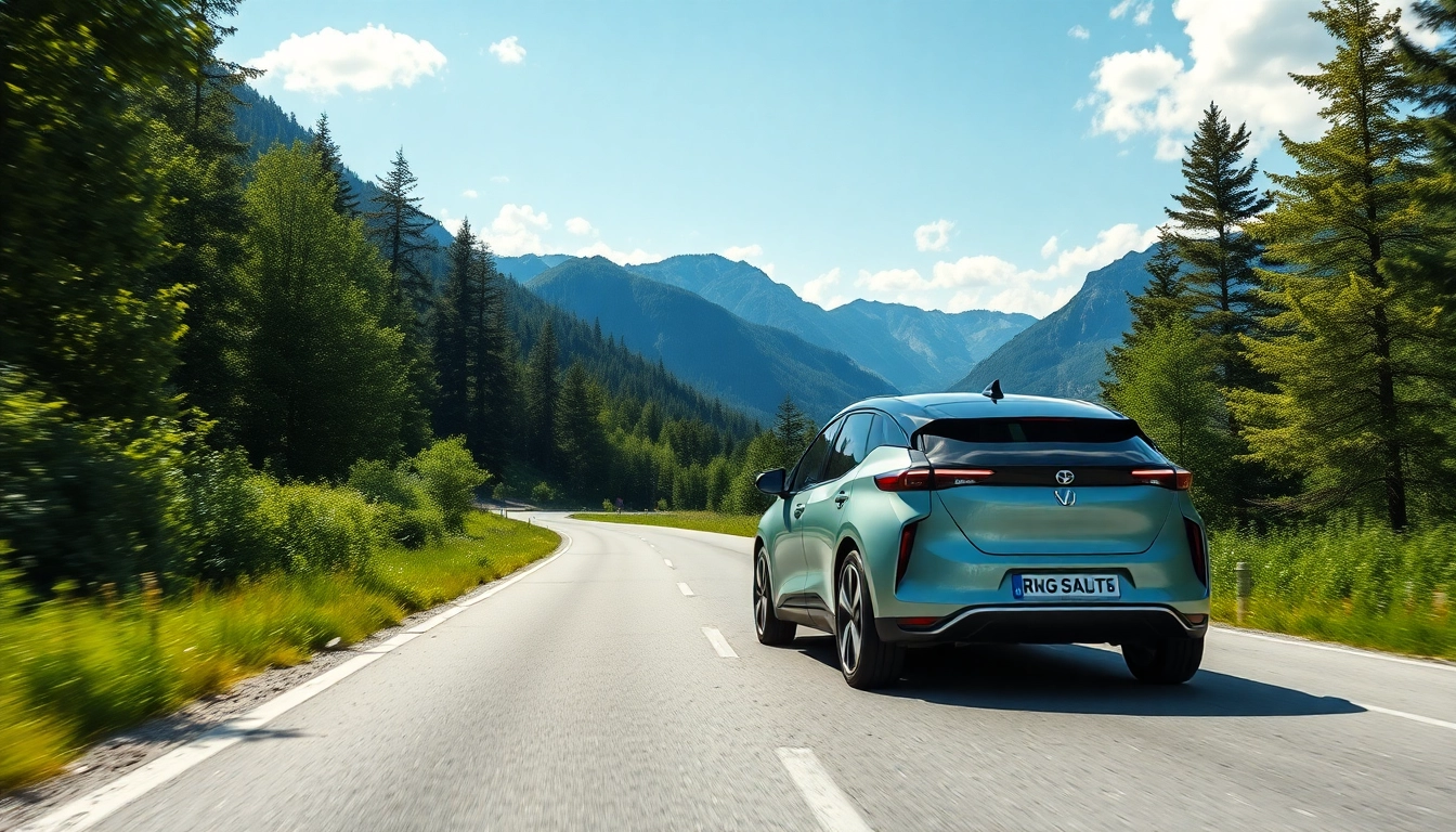 Elektroautos auf einer malerischen Straße, umgeben von grüner Natur, strahlt Umweltbewusstsein aus.