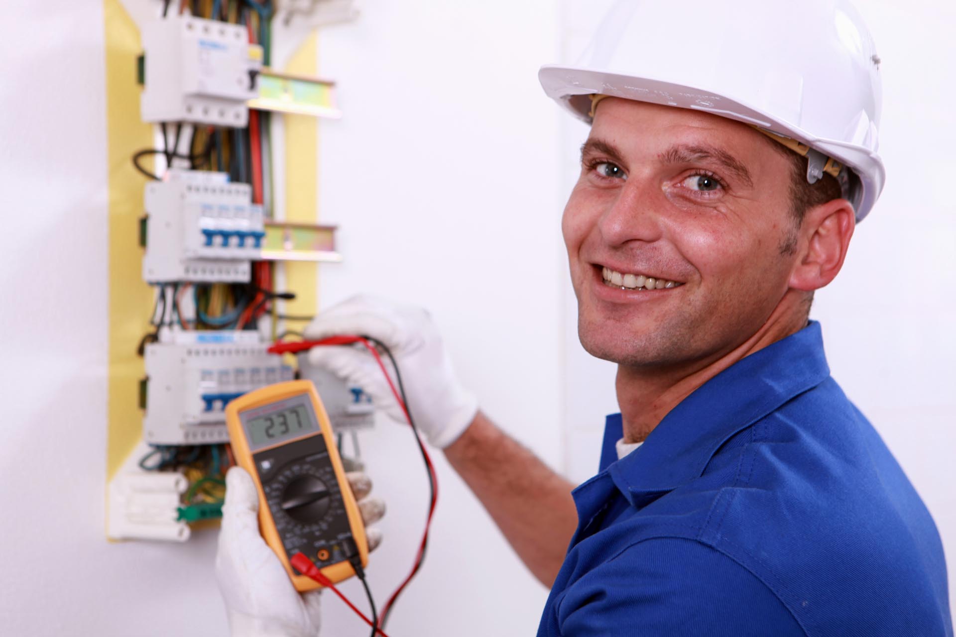 Nach der Prüfung ortsfester elektrischer Anlagen: Maßnahmen zur Mängelbeseitigung
